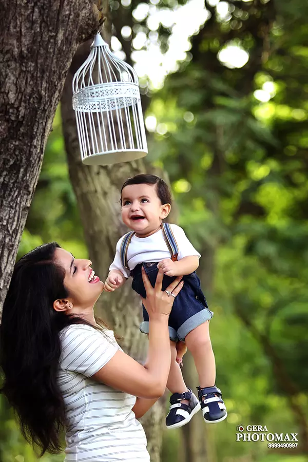 Family photographer in Delhi NCR