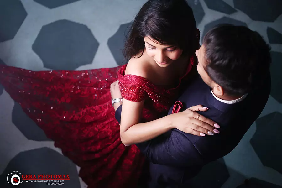 Engagement photographer in Delhi