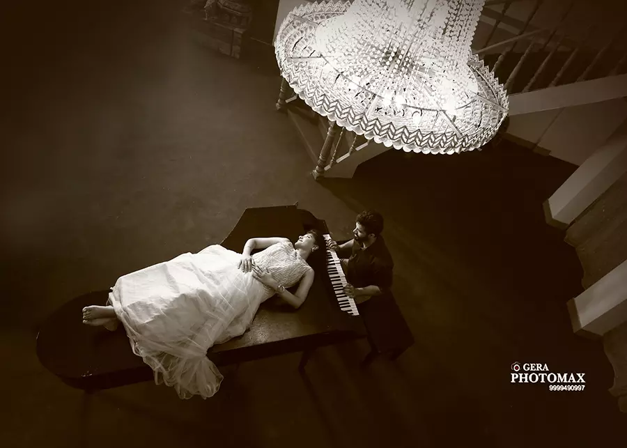 Engagement photographer in Delhi
